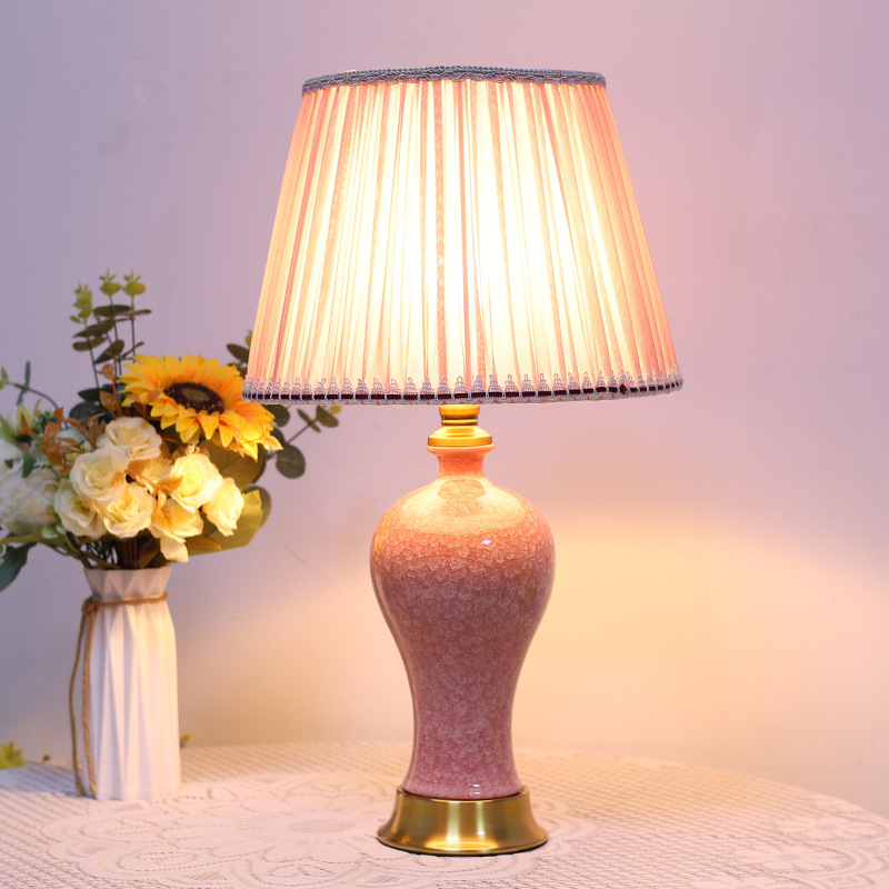Desk Lamp - مصباح مكتبي على شكل مزهرية خزفية