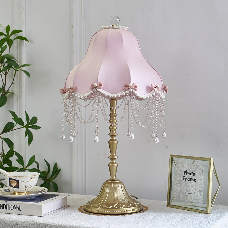 مصباح سرير بجانب السرير بتصميم - مراجعة Desk Lamp وسعره
