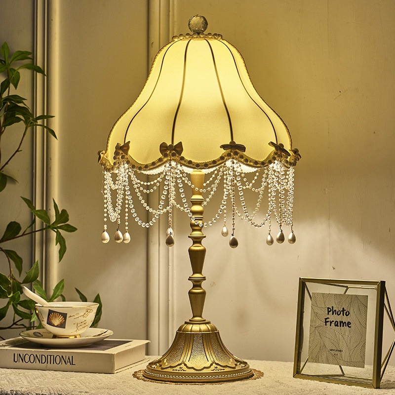 مصباح سرير بجانب السرير بتصميم - مراجعة Desk Lamp وسعره