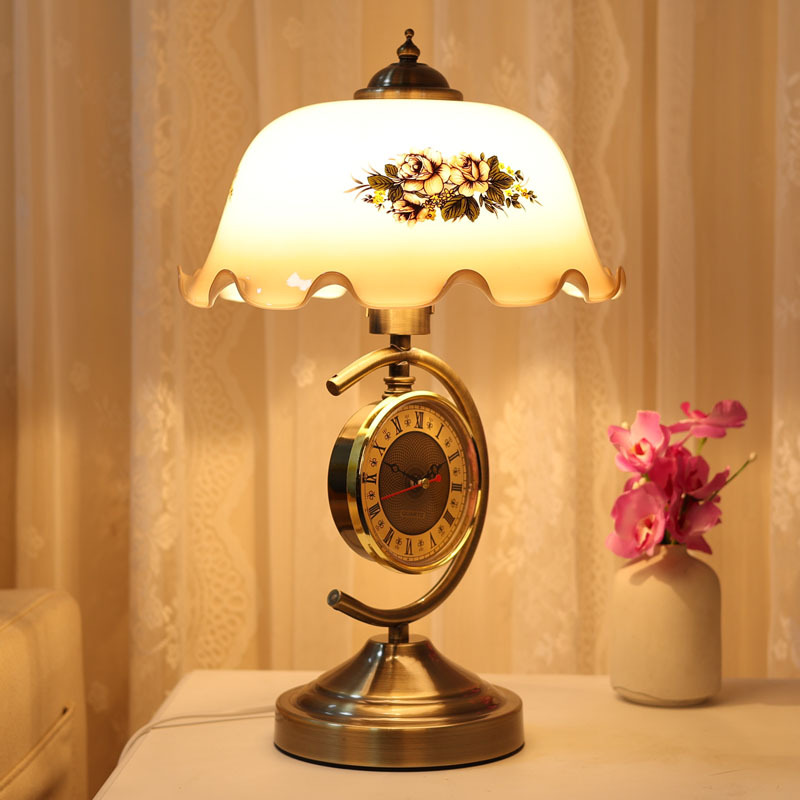 مصباح مكتبي بتصميم عتيق مستوحى - مراجعة Desk Lamp وسعره