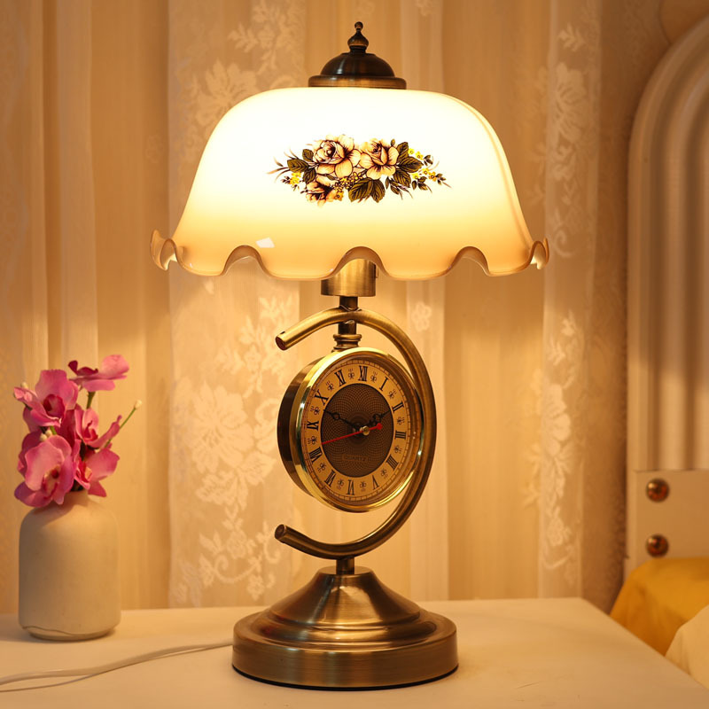 مصباح مكتبي بتصميم عتيق مستوحى - مراجعة Desk Lamp وسعره